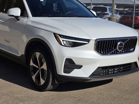 Certified 2025 Volvo XC40 B5 Core w/ Protection Package Premier image 11