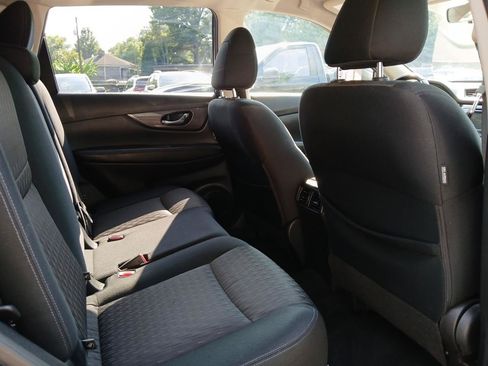 Used 2020 Nissan Rogue SV w/ Premium Package FWD image 14