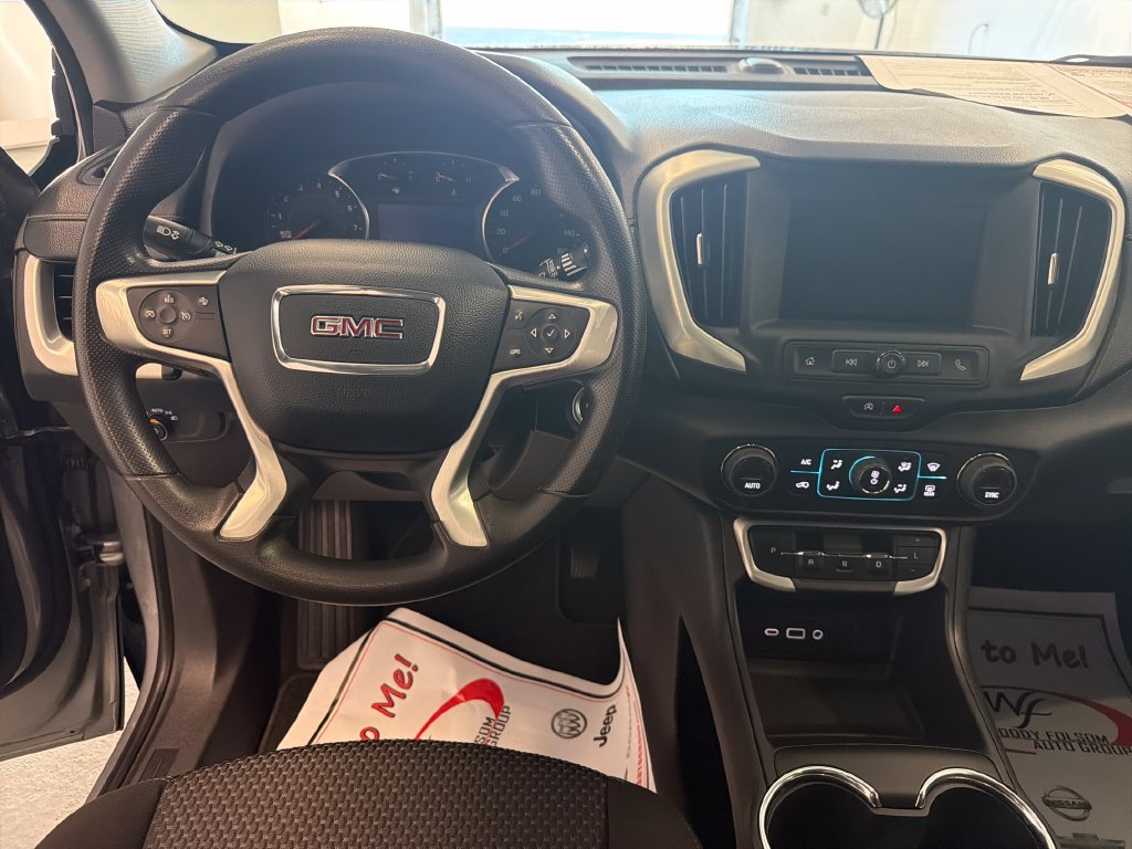 Used 2023 GMC Terrain SLE w/ Driver Convenience Package FWD image 18