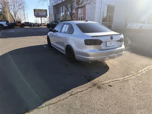 Used 2014 Volkswagen Jetta SE image 4