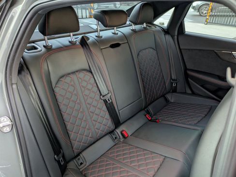 Used 2023 Audi S4 Premium Plus w/ Premium Plus Package image 28