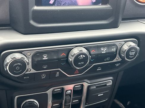 Used 2021 Jeep Gladiator Mojave image 20