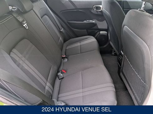 Certified 2024 Hyundai Venue SEL FWD image 31