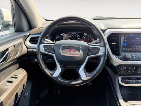 Used 2022 GMC Acadia SLT w/ Technology Package AWD/4WD image 10