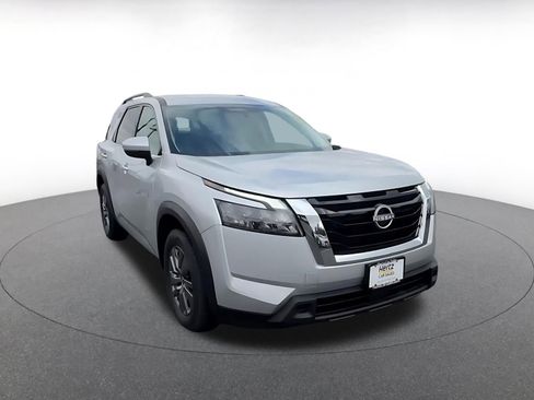 Used 2025 Nissan Pathfinder SV AWD/4WD image 3