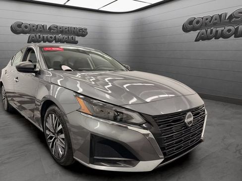 Certified 2024 Nissan Altima 2.5 SV FWD image 7
