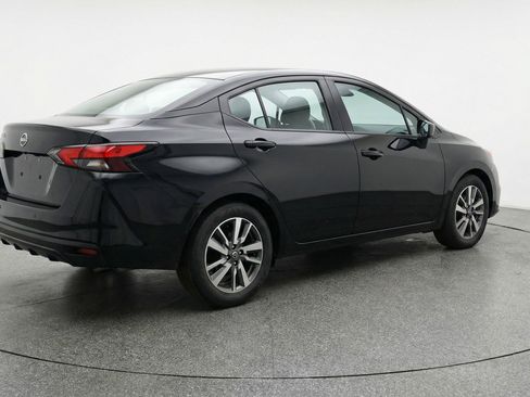 Used 2025 Nissan Versa SV image 9