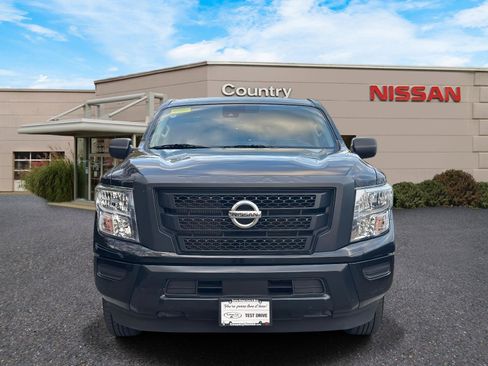 Used 2022 Nissan Titan S image 2