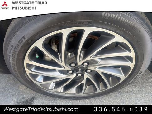 Used 2019 Lincoln Nautilus Reserve image 4