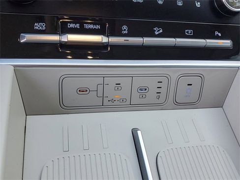 Used 2024 Hyundai Santa Fe Limited image 30