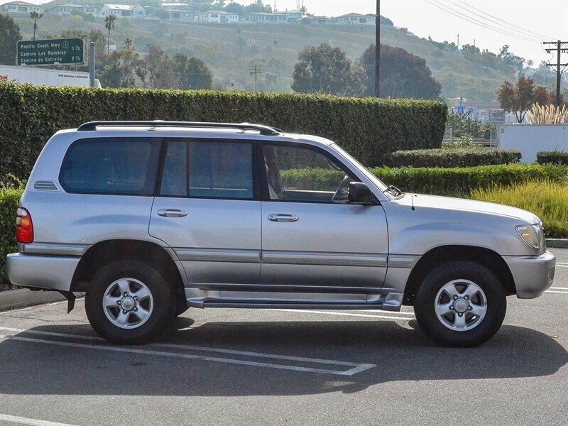 Used 2000 Toyota Land Cruiser w/ Convenience Pkg AWD/4WD image 4