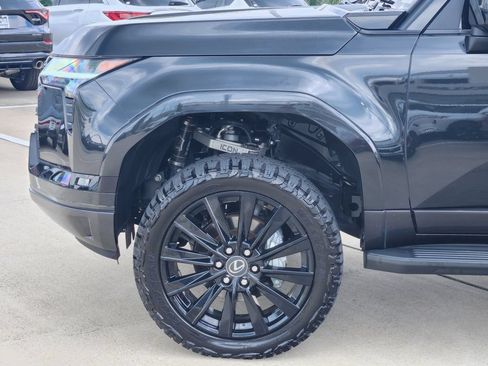 Used 2024 Lexus GX 550 w/ Accessory Package (Z1) AWD/4WD image 8
