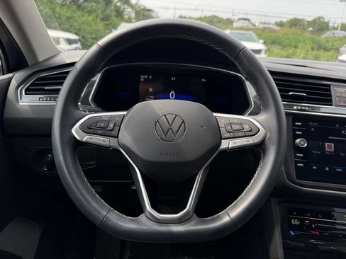 Used 2022 Volkswagen Tiguan SE AWD/4WD image 21