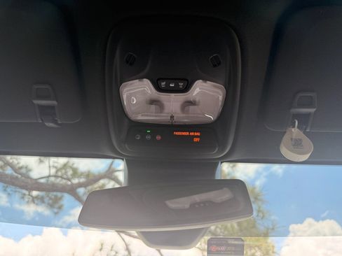 Used 2025 GMC Canyon Elevation w/ Convenience Package AWD/4WD image 6