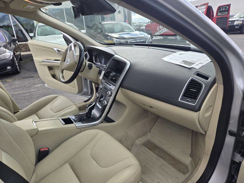 Used 2016 Volvo XC60 T5 Premier image 39