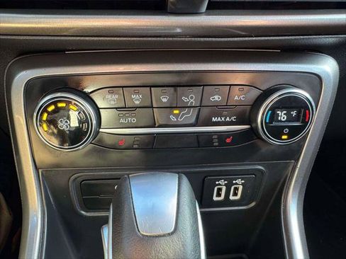 Used 2019 Ford EcoSport SE w/ SE Convenience Package image 30