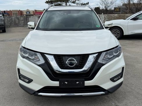 Used 2017 Nissan Rogue SL w/ SL Premium Package image 2