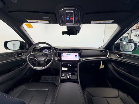 New 2026 Jeep Grand Cherokee L Limited AWD/4WD image 12