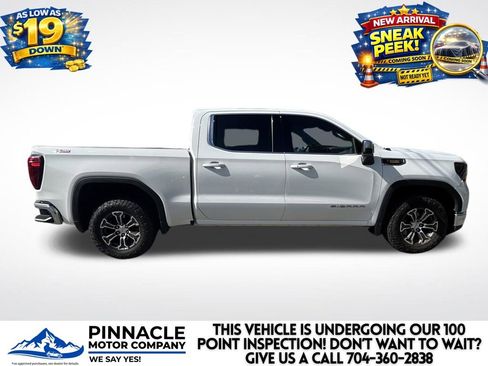 Used 2023 GMC Sierra 1500 SLE w/ X31 Off-Road Package AWD/4WD image 4