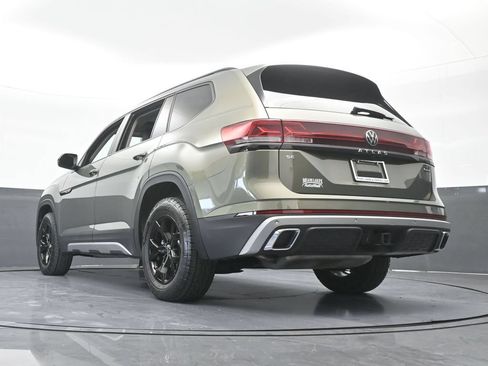 Used 2024 Volkswagen Atlas Peak Edition SE AWD/4WD image 61