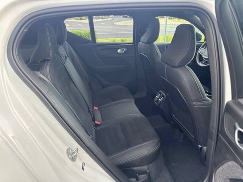 Used 2025 Volvo XC40 B5 Plus AWD/4WD image 13