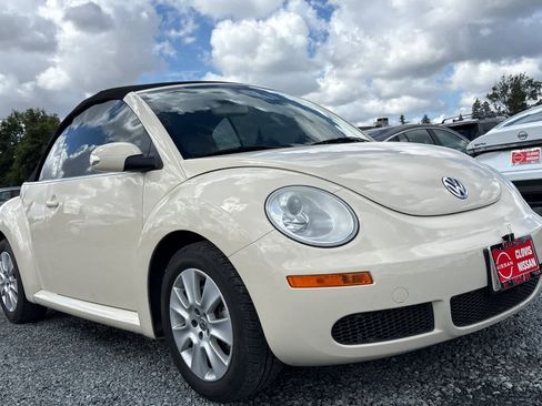 Used 2009 Volkswagen Beetle S FWD image 10