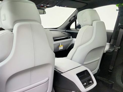Used 2025 Cadillac Lyriq Luxury AWD/4WD image 46