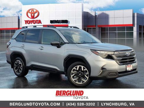 Used 2025 Subaru Forester Premium image 1