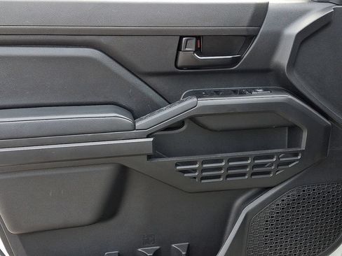 Used 2024 Toyota Tacoma SR RWD image 15