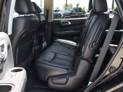Used 2019 Nissan Pathfinder SL FWD image 43