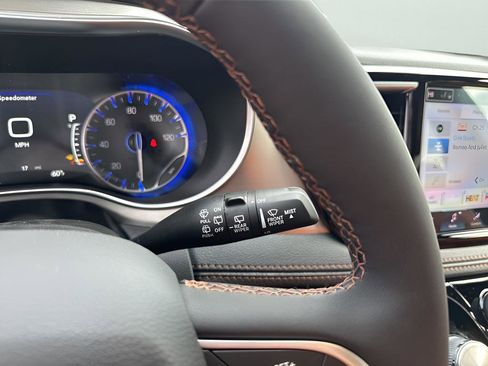 New 2026 Chrysler Pacifica Pinnacle image 34