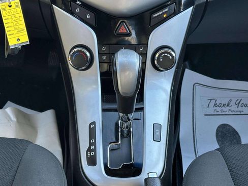 Used 2011 Chevrolet Cruze LT image 18