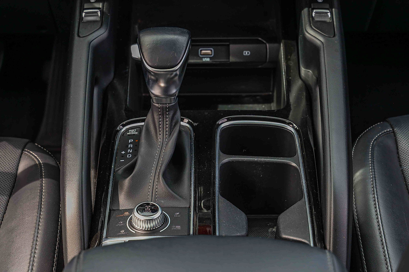 Used 2020 Kia Telluride S w/ S 8 Passenger Seating Package AWD/4WD image 13