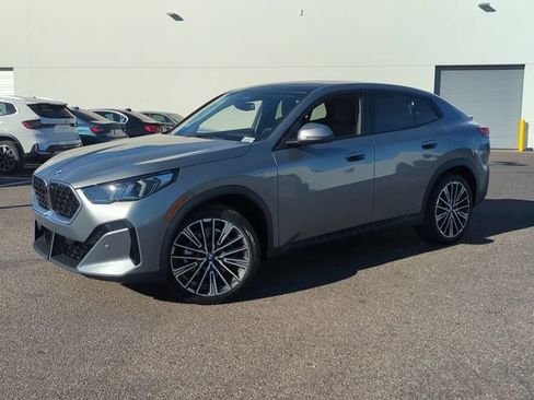 Used 2026 BMW X2 xDrive28i w/ Technology Package AWD/4WD image 2