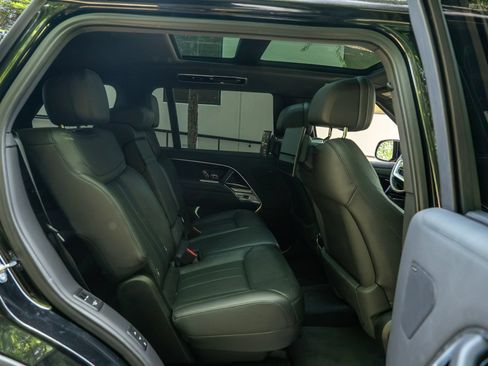Used 2023 Land Rover Range Rover Long Wheelbase SE AWD/4WD image 18