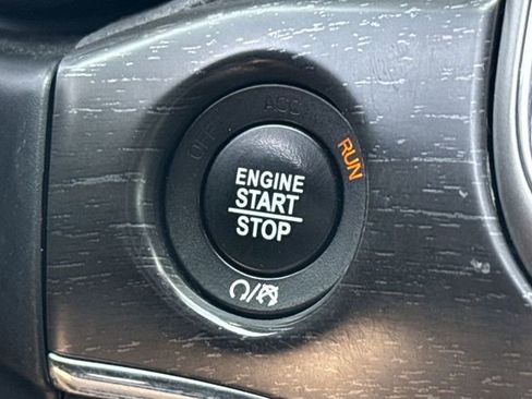 Used 2018 Jeep Grand Cherokee Limited image 26