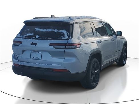 New 2025 Jeep Grand Cherokee L Altitude image 4