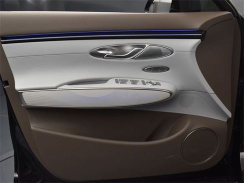 Used 2026 Genesis GV70 2.5T Advanced image 16