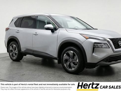 Used 2025 Nissan Rogue SV image 1