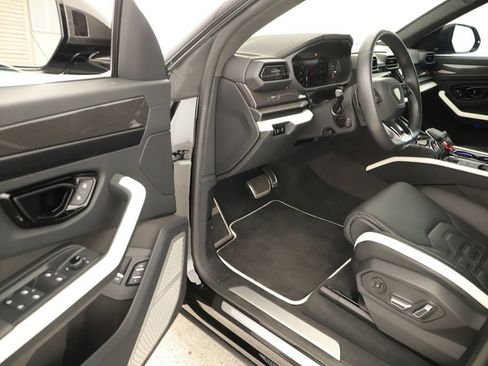 Used 2025 Lamborghini Urus SE AWD/4WD image 14