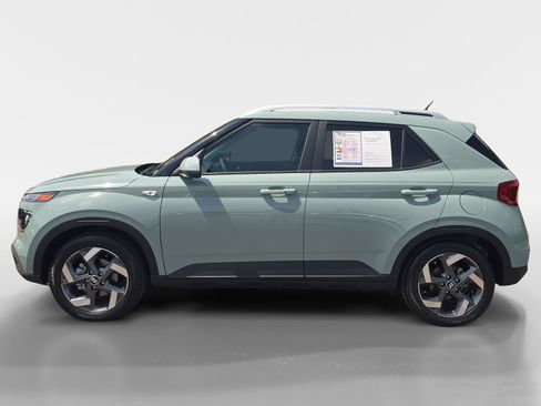 Used 2026 Hyundai Venue SEL FWD image 6