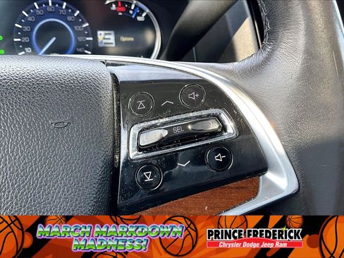 Used 2020 Cadillac Escalade Luxury image 16