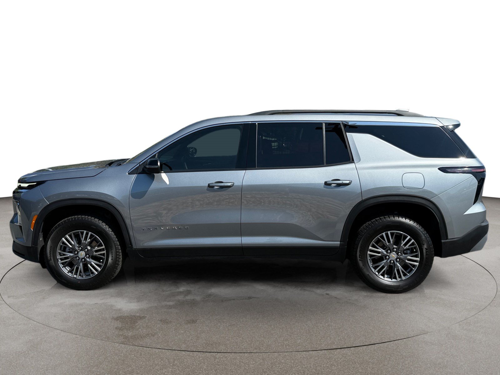Used 2026 Chevrolet Traverse LT FWD image 8