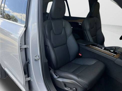 Used 2024 Volvo XC90 B5 Plus image 25