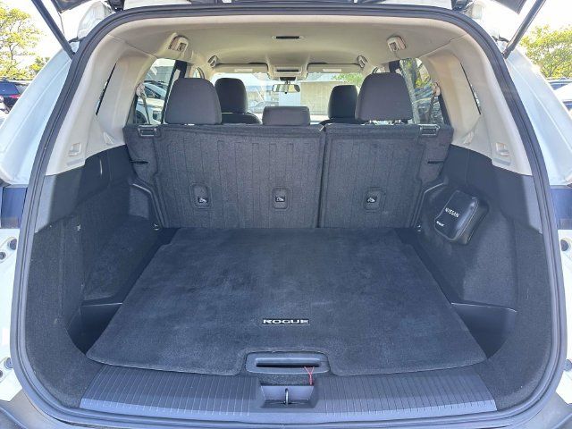 Used 2023 Nissan Rogue S AWD/4WD image 13