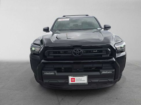 Certified 2025 Toyota 4Runner SR5 AWD/4WD image 8