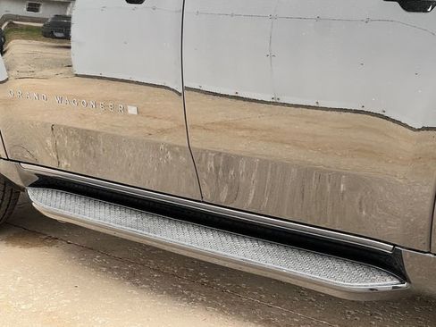 New 2026 Jeep Grand Wagoneer 4WD image 9