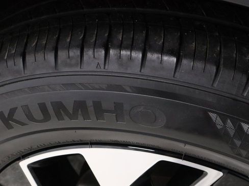 Used 2023 Kia Sportage EX image 19