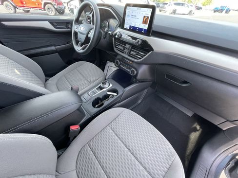 Used 2022 Ford Escape SE image 33