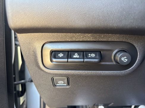 Used 2022 GMC Terrain SLT FWD image 33